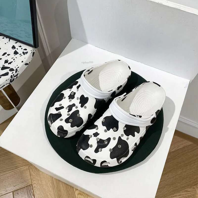 New free shipping designer shoes Fashionable camouflage graffiti ins beach shoes, sandals, flat bottomed garden, women's hole shoes for outdoor w