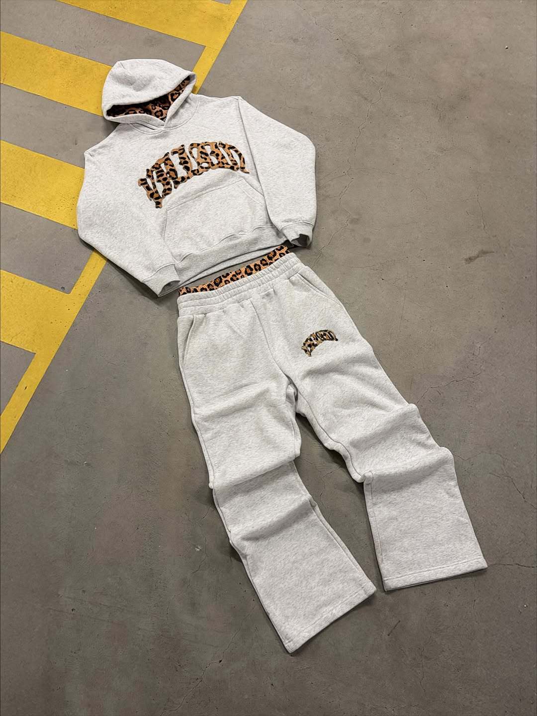 Leopard Embroidery Men's Hoodies Gothic Oversizeds Style Casual Street Leisure Sweatshirts Light Colour High Street Fashion Printed Long-Sleeves 