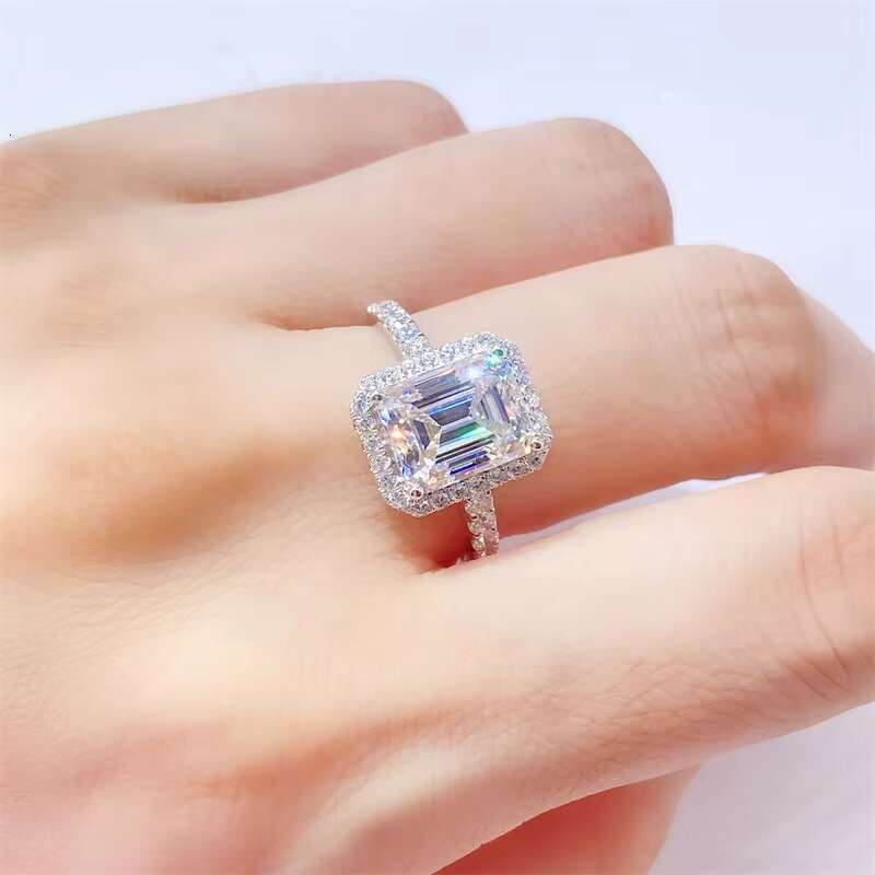 Manufacturers Customize Wholesale 14K 18K Moissanite Rings