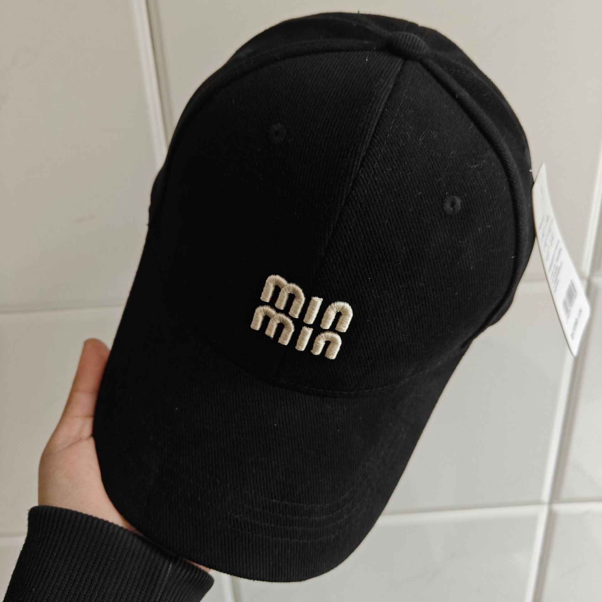 designer shoes 2025 new Women's autumn and winter hat with simple embroidered letters large brim baseball cap sun hat and peaked cap