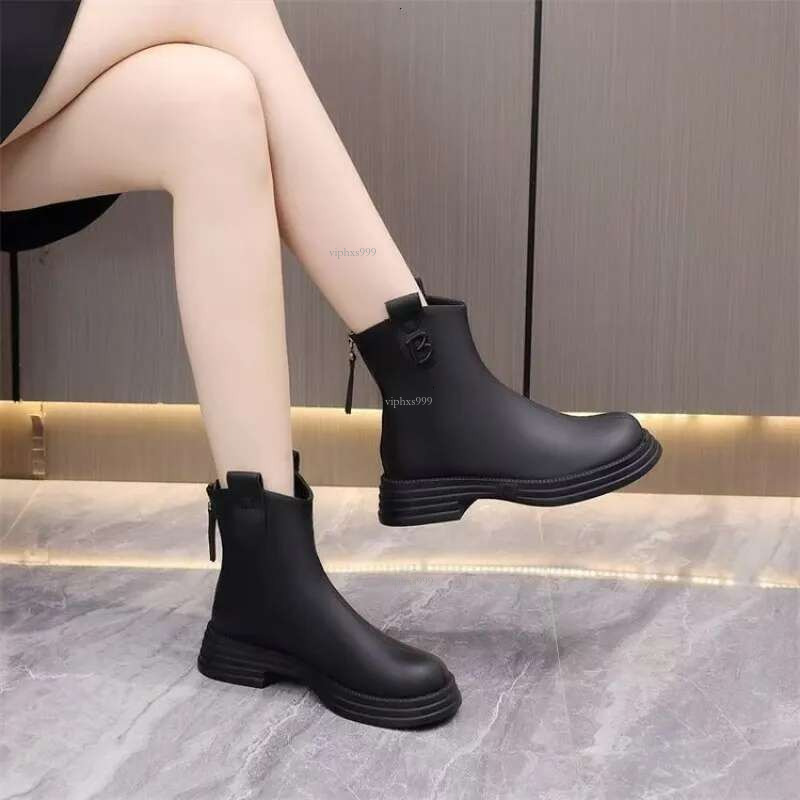 New Free Shipping Designer Shoes 2025 Autumn/winter Short Boots Women's British Rad Martin Stylish Flat Shoes