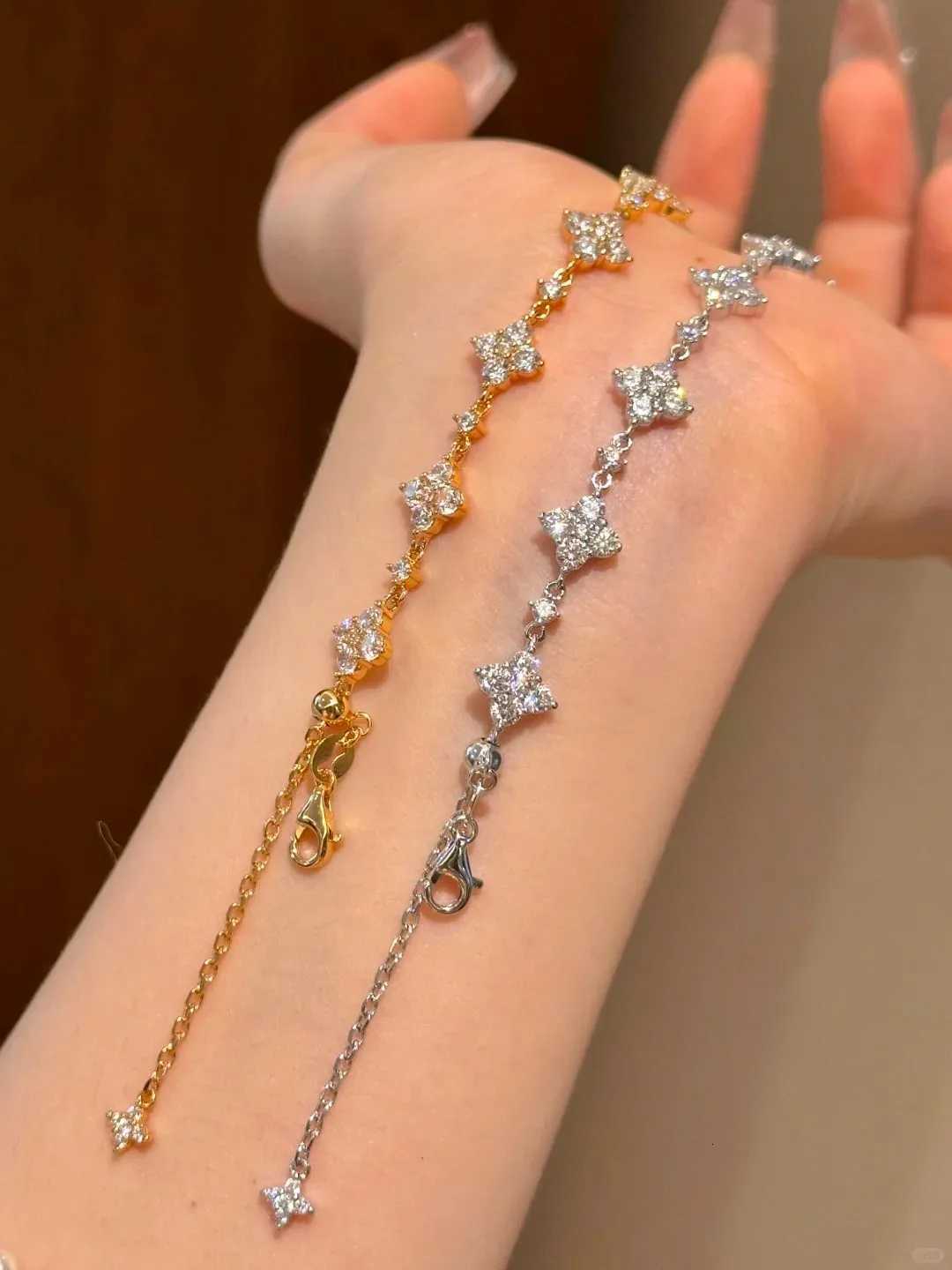 Luxury Foydjew Fashion Exquisite 8 Flower Design White Zircon Bracelets Chain Womens Silver/Gold Color Hand Accessories 2024 New Trend Y251112