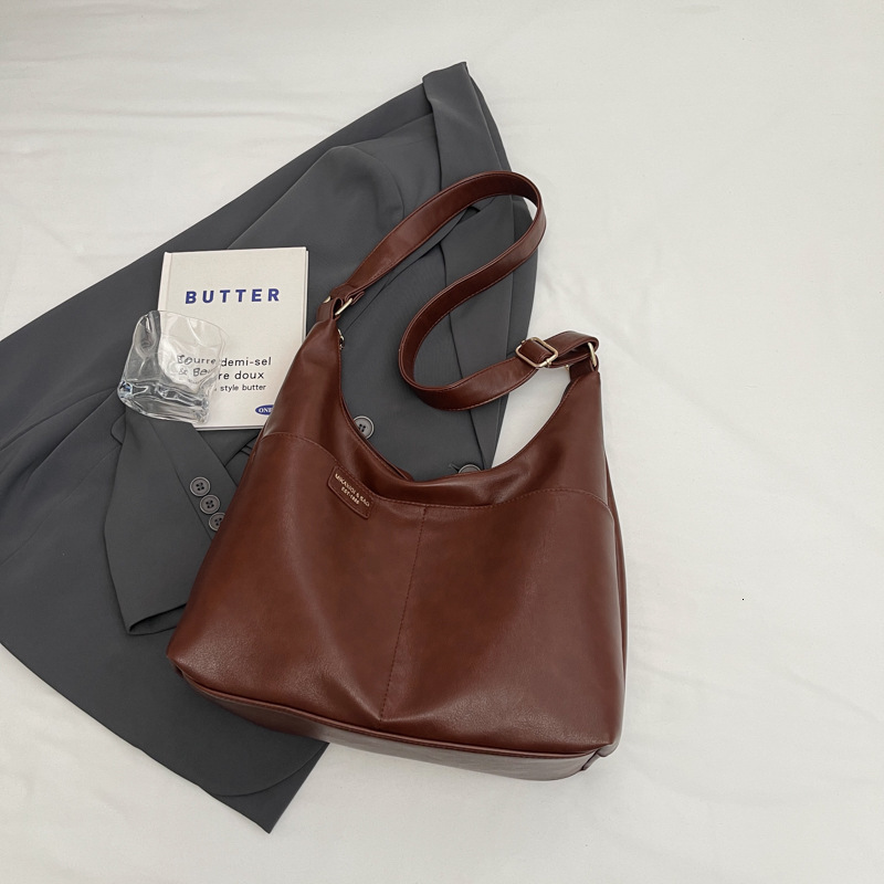 2025S Designer Women S Bag Cross For Women Large Capacity Solid Color Popular Winter New Style High End And Versatile Single Shoulder Tote Bag