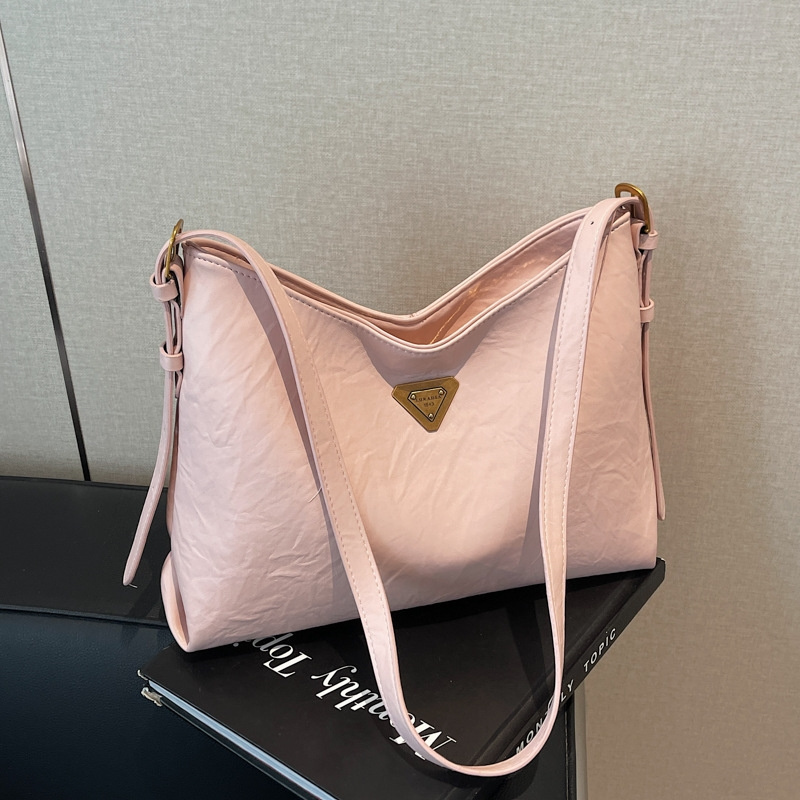 Designer free shipping designer women 2025 new high end commuting fashionable versatile crossbody single shoulder armpit bag for daily outfit