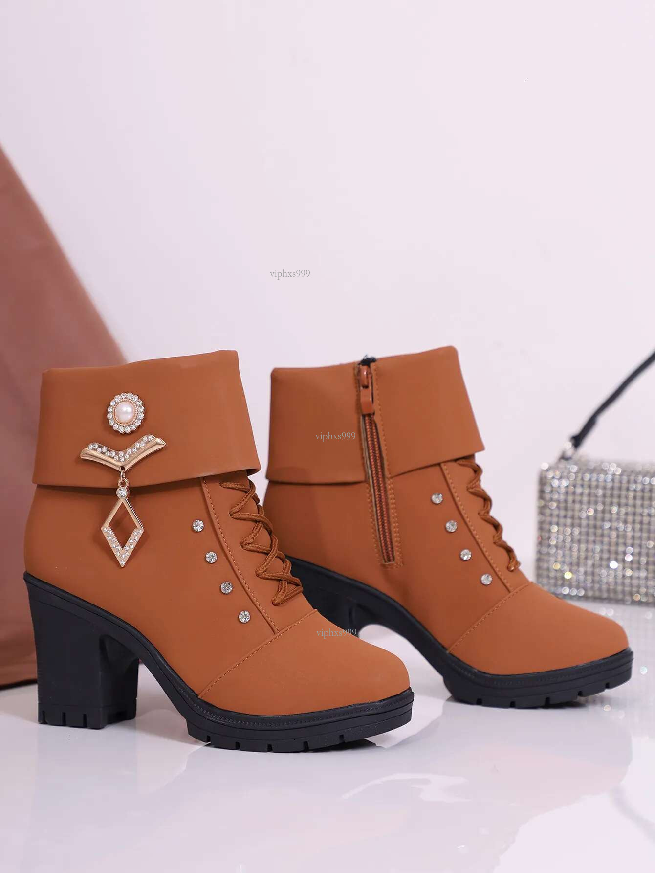 2025 New Designer High Heels Business Casual Women's Zipper Ankle Boots Waterproof Platform Platform Water Diameter Sandals