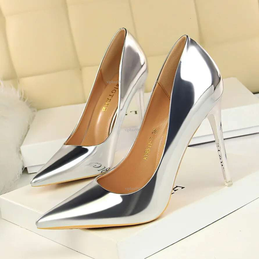 New Free Shipping Designer Shoes Fashionable Sexy Metallic Light Mouthed Pointed Nightclub Patent Leather, Slim And Long Legs High End Gold High Heels