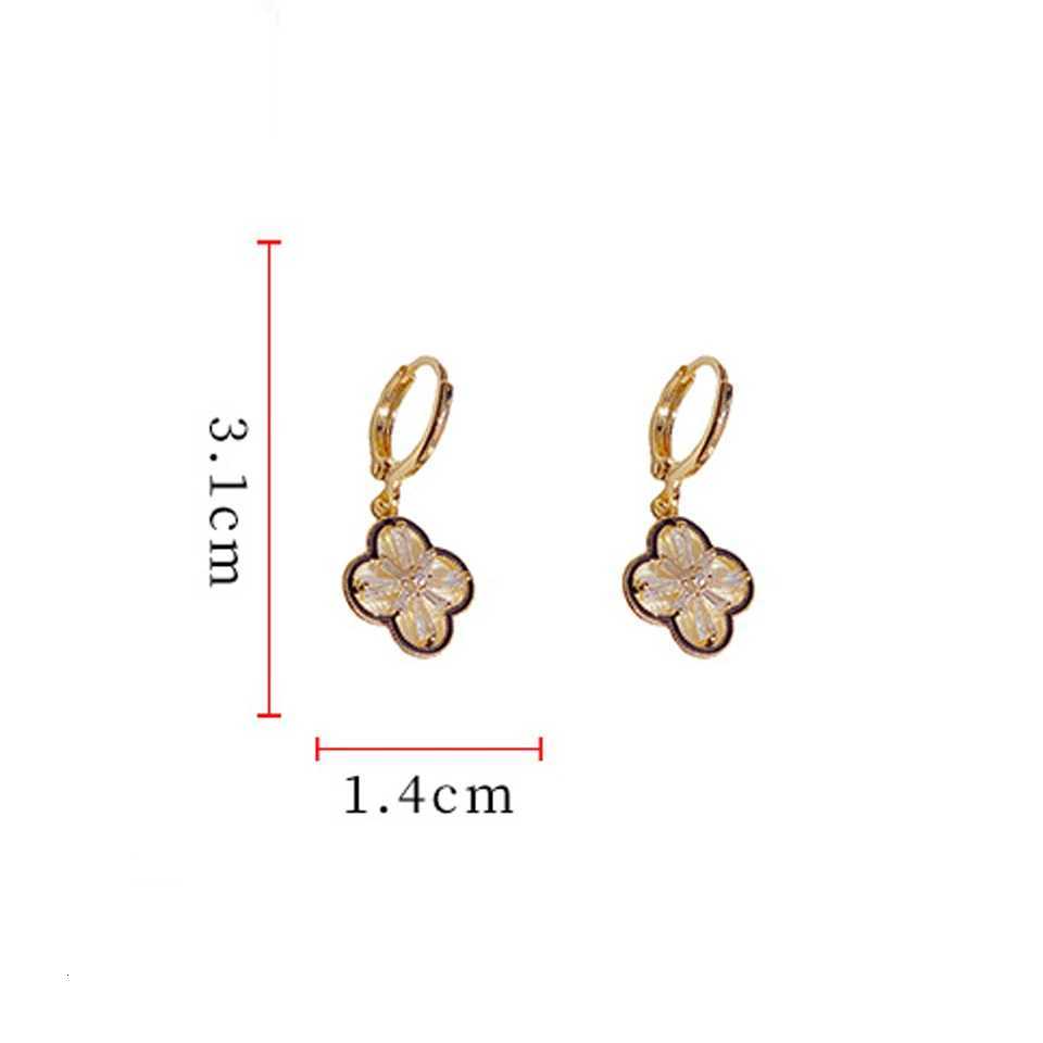 Luxury Yupsk Exquisite Elegant Copper Zircon Four-Leaf Flower Dangle Earrings for Women Girls Golden Anniversary Birthday Jewelry Y251112