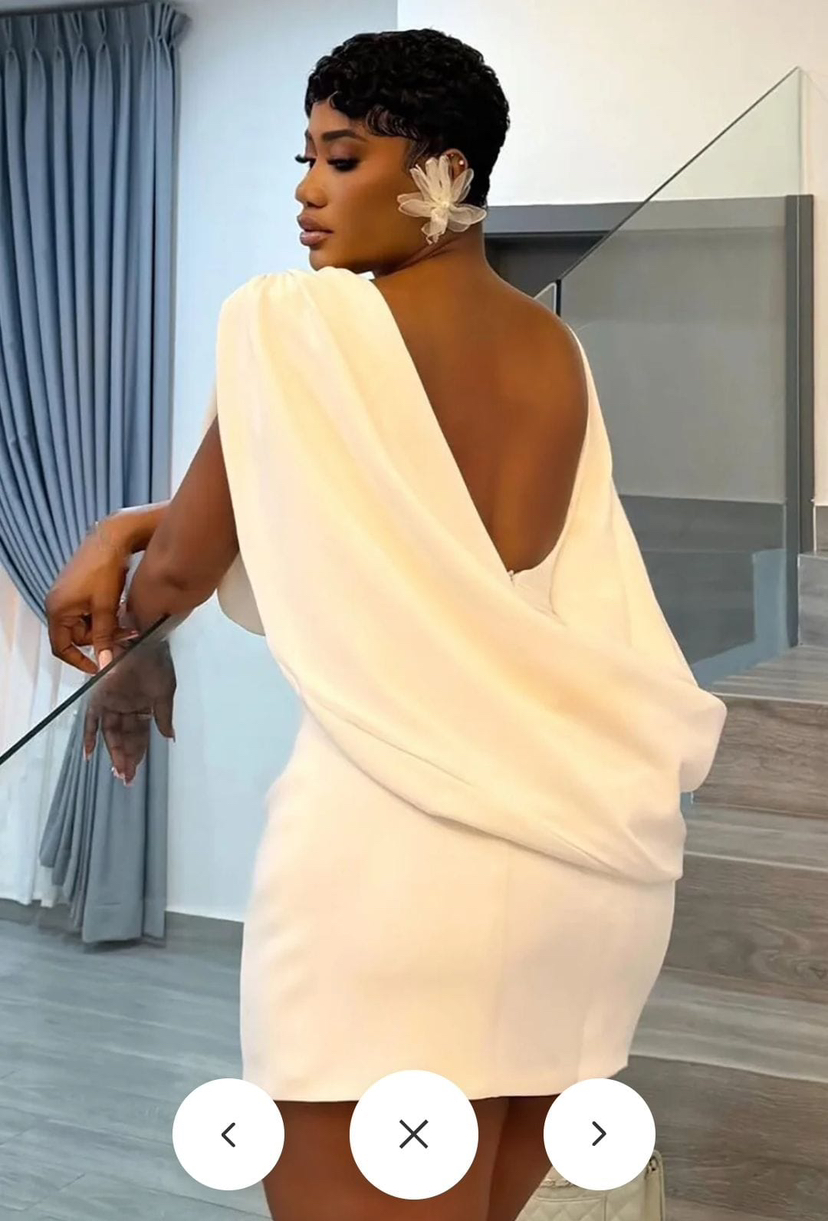 Chic Ivory 2026 Sheath Cocktail Dress Beaded Backless Scoop Satin Short Mini Graduation Homecoming Dresses For Special Occasions Sweetheart Gowns