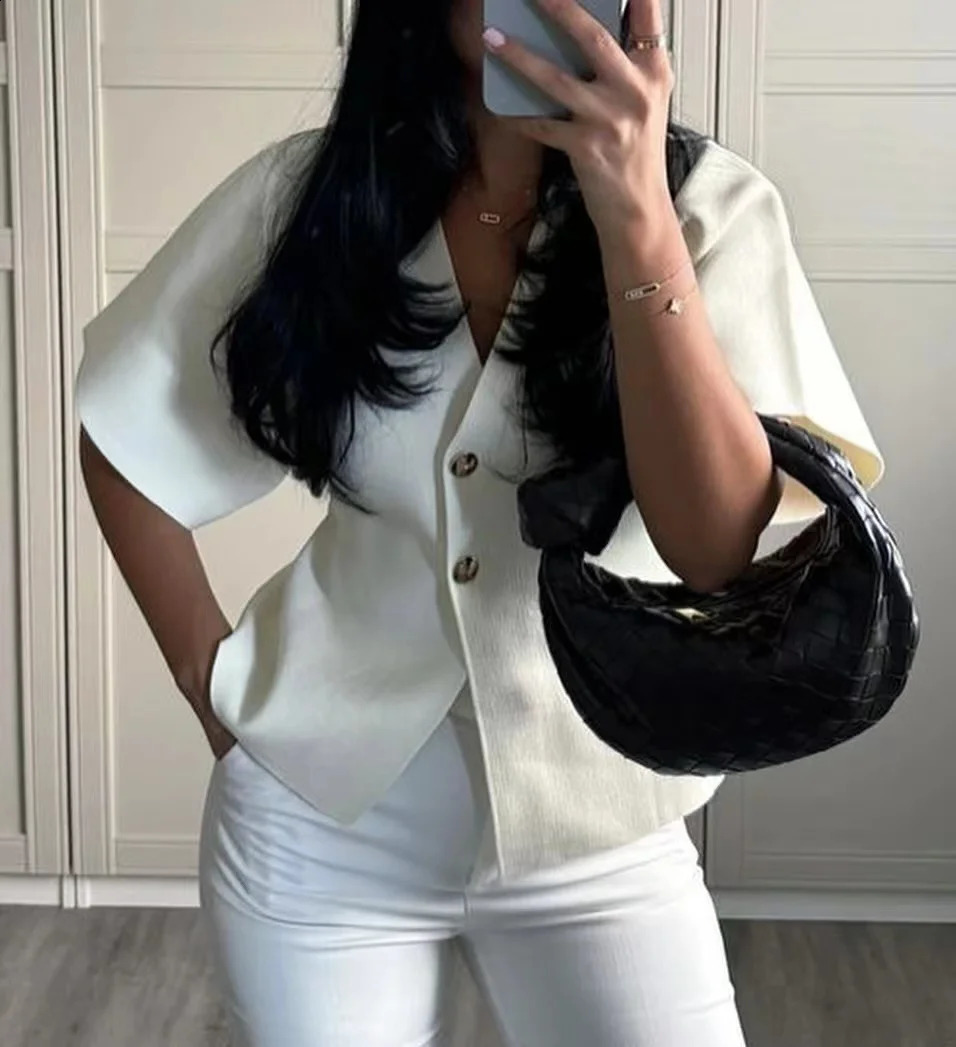 Autum Womens European and American Style Fashionable Flat-Needle Short-Sleeved V-Neck Knitted Jacket Street Style Top 250410