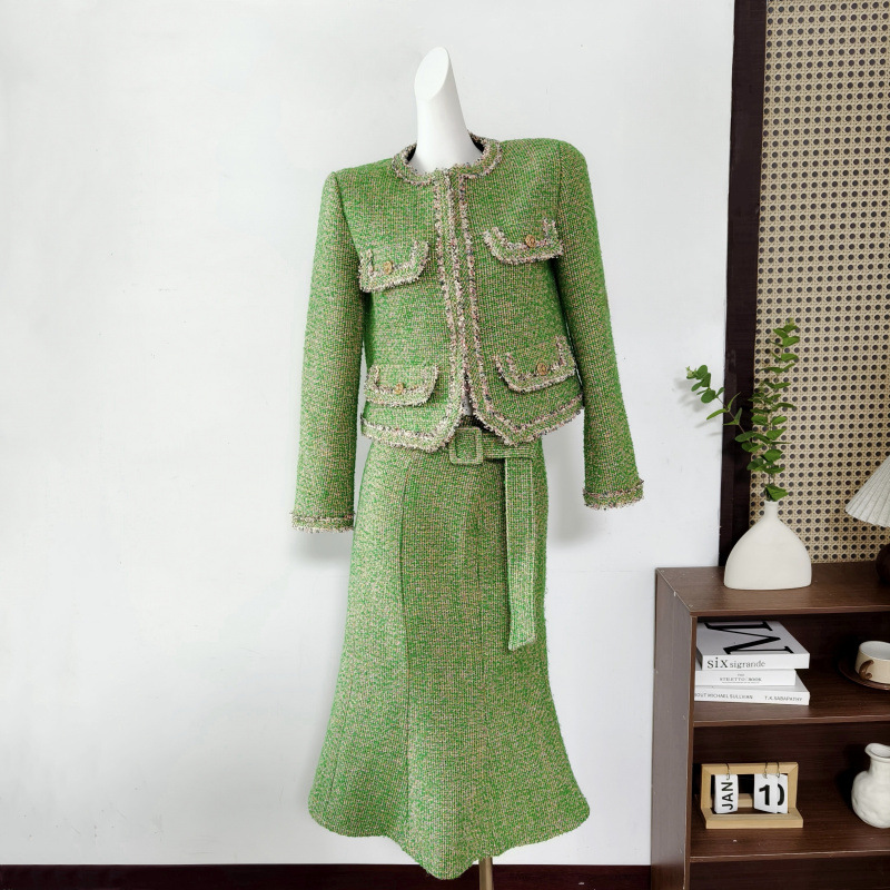 Designer Two Piece Dress Fashionable And Elegant Retro Celebrity High-end Temperament Design Sense Gem Green Small Fragrance Jacket Skirt Suit