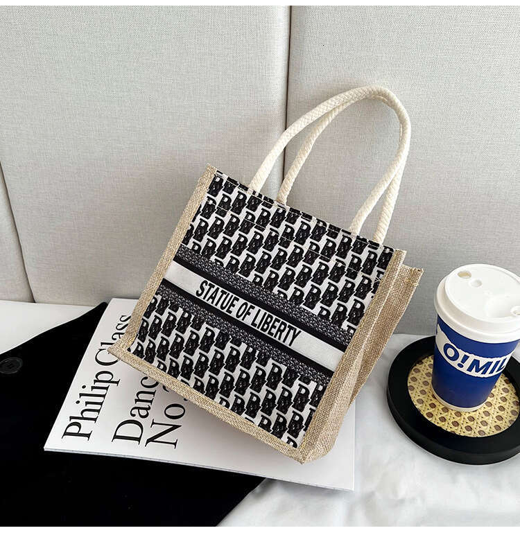 2025 casual tote lightweight and large capacity portable handbag, outdoor travel storage bag, cheap hand-held bag