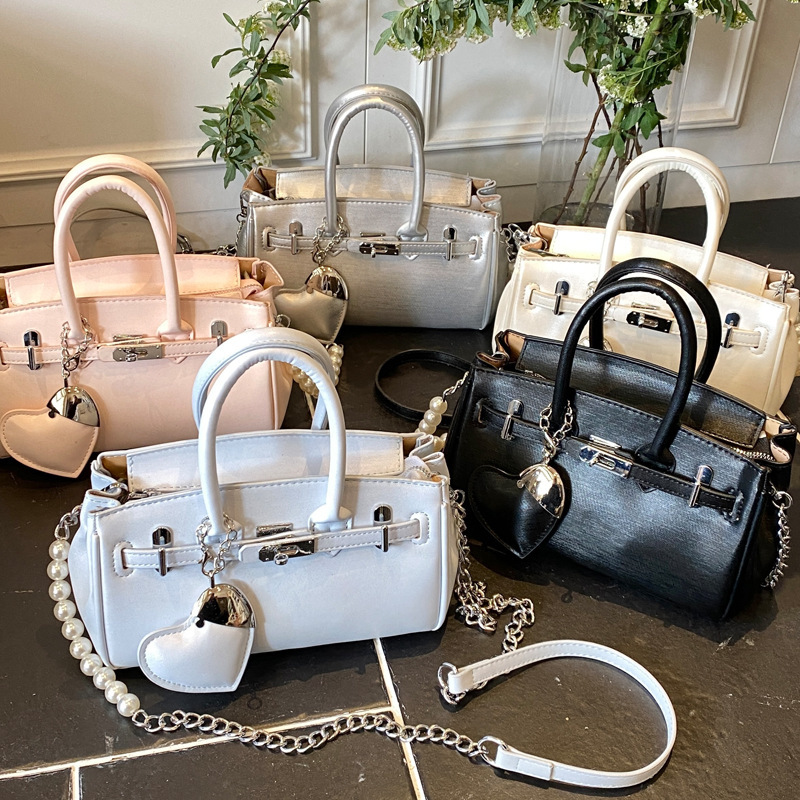 2025S Designer Women S Bag Large Capacity Shoulder Women S Pearl Chain Crossbody Bag Versatile For Work And Commuting Handbag