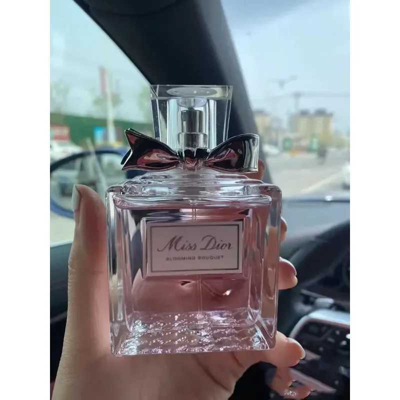 100ML Rose Fragrance Body Spray Long-lasting Light Fragrance Ladies Perfume Fresh Brand Romantic Date Charm ConfidentT251113