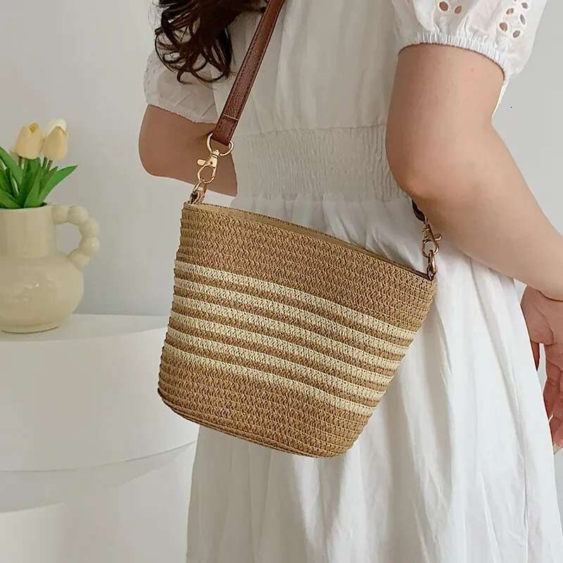 Handmade Beach Bag Summer Shoulder Bags Drawstring Women's Bucket Purse Raffia Woven Straw Handbags Casual Tote Beach Crossbody Bag Kq1