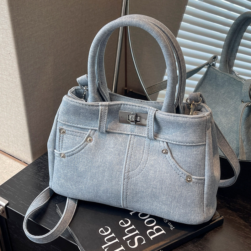 2025S Designer Women S Bag Casual And Versatile Denim Small For Women New Trendy Fashion Single Shoulder Crossbody Bag Popular Niche Handbag