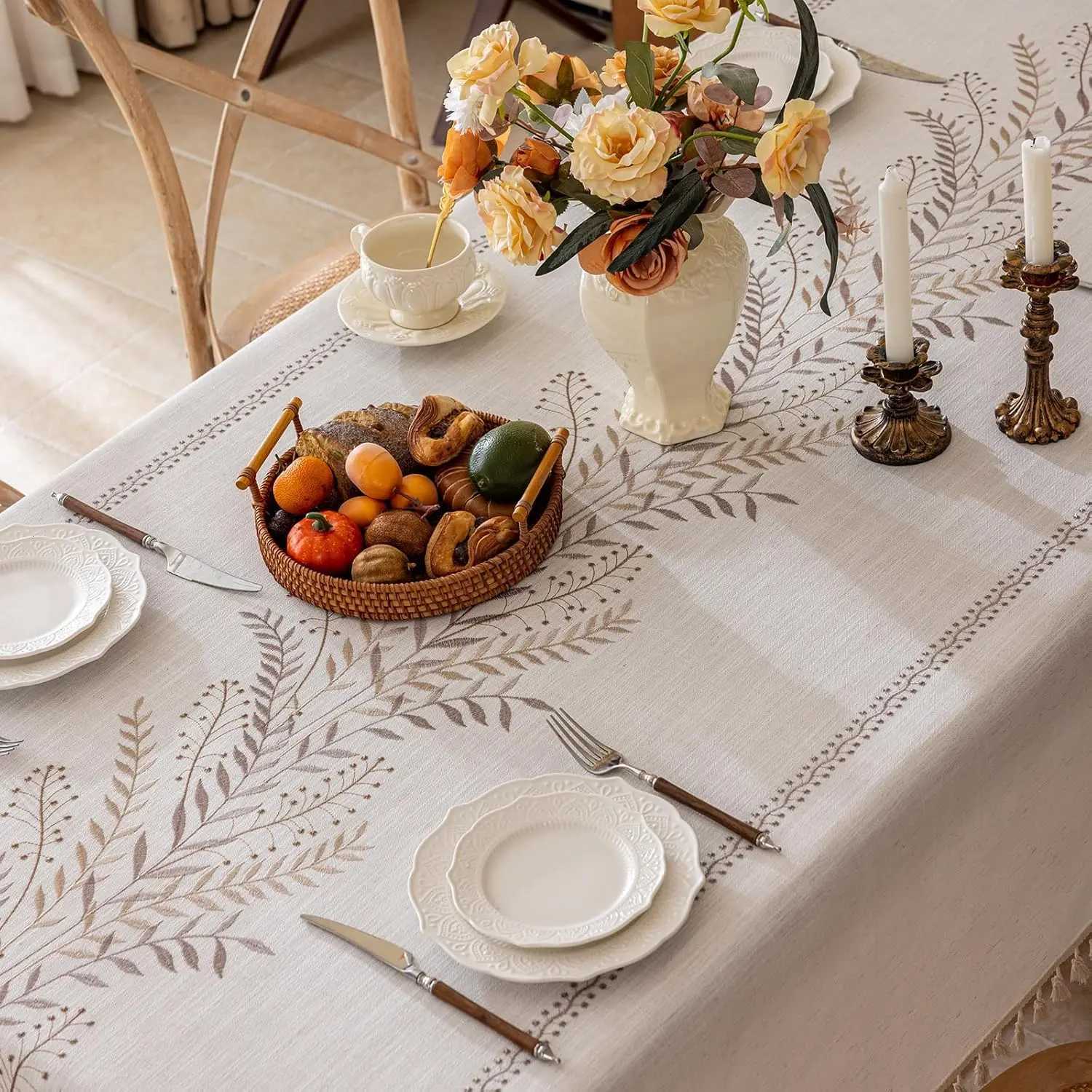 Christmas Rustic Cotton Linen Tablecloth Heavy Weigh Embroidery Table Cloth for Rectangle Farmhouse Spill-Proof Table Cover with Tassels Y251113