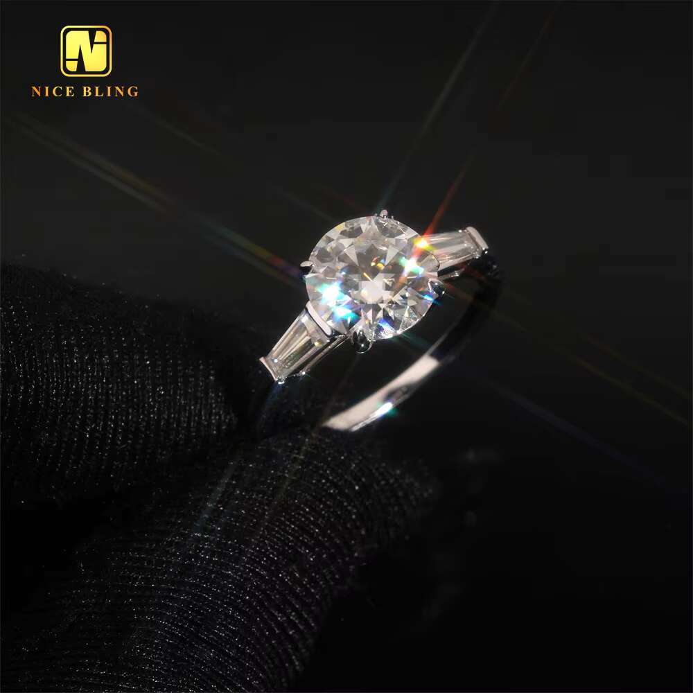 Trendy Jewelry Iced Out Diamond Wedding Rings Women 925 Silver 9mm Round Brilliant Cut Moissanite Engagement Ring for Women