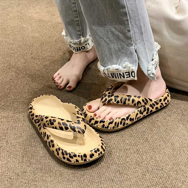 Leopard Print flip toe platform womens slippers fashion womens lightweight beach slippers anti slip sole W250414