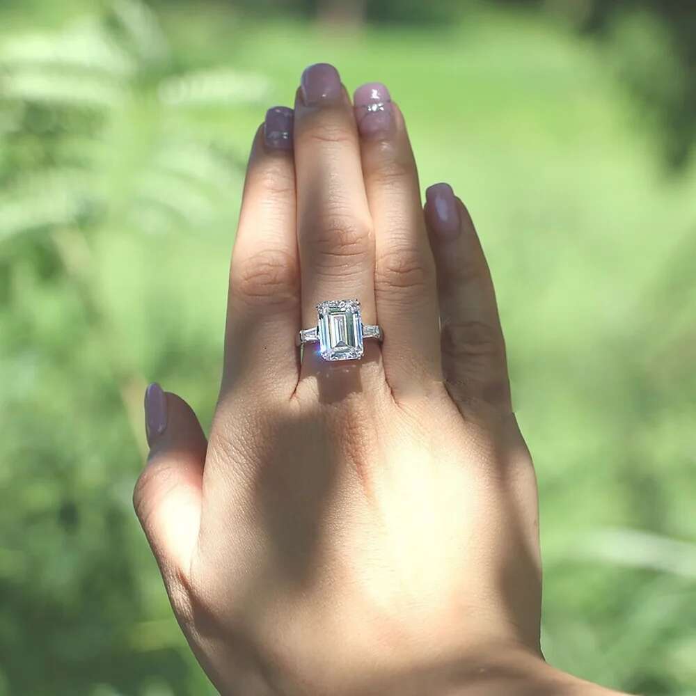 1/2/3/4Carat Emerald Cut Full Moissanite Engagement Ring with Tapered Baguette Shape Diamond S925 Silver Wedding Rings for Women