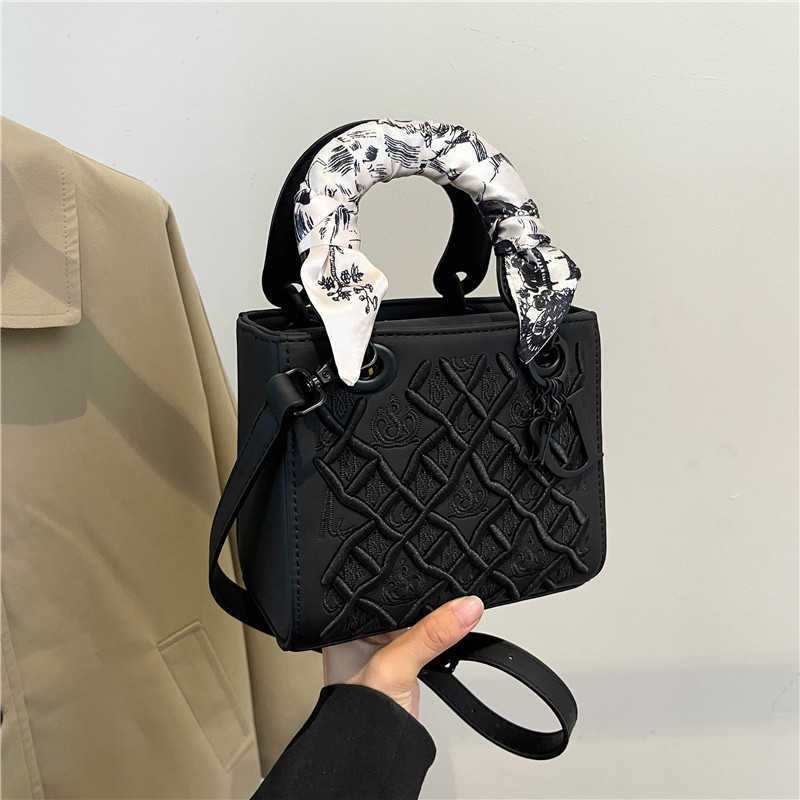 High end light luxury for women new crossbody versatile fashionable womens heavy embroidery handbag bigclothfgg22