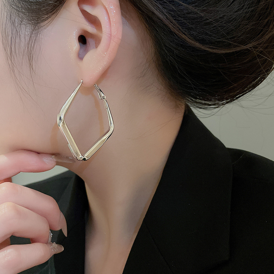 Silver Needle Metal Smooth Rhombus Pendant Hoop Casual Fashion Daily Versatile Earrings Light Luxury Niche Temperament Ear Jewelry