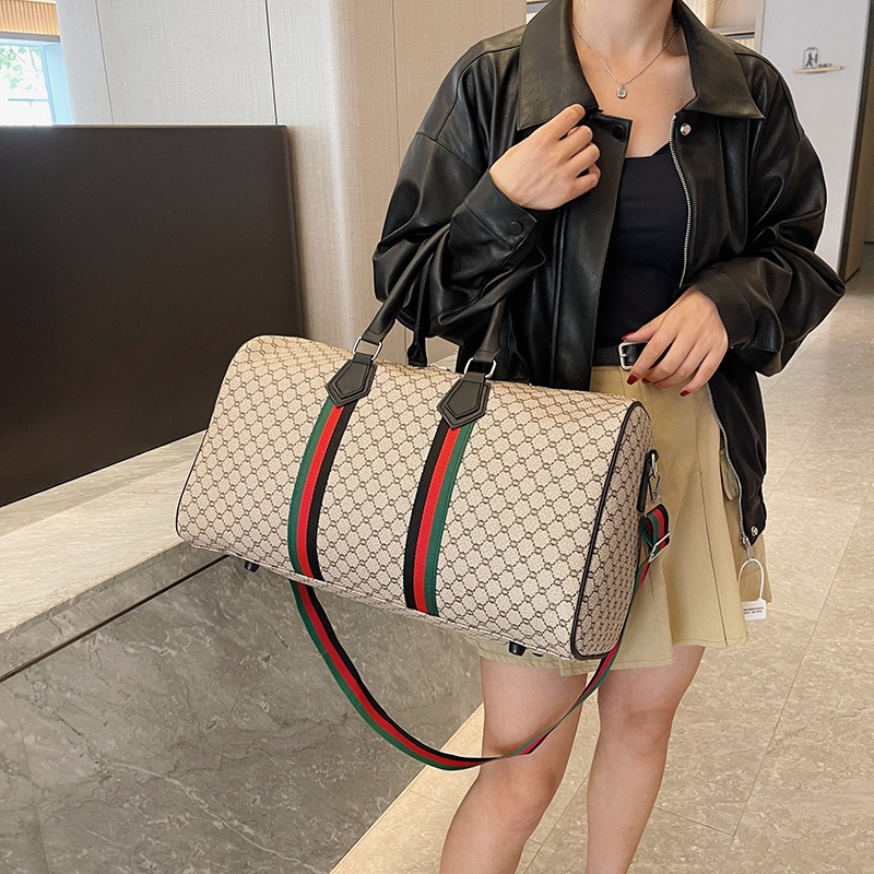 Men's and Women's Handbags New Design Striped Print Large Capacity Fitness Bag Outdoor Travel Duffel Bag Business Bag Maternity Bag Free Shi