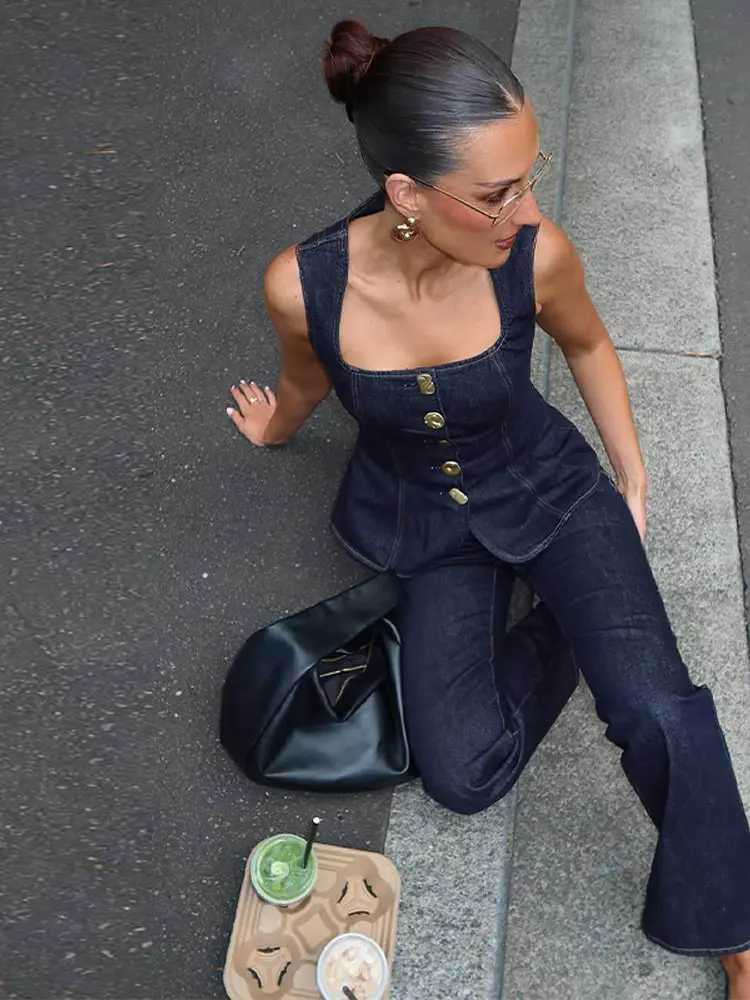 Street Jeans Set 2025 Spring Womens Fashion Casual Square Collar Sleeveless Single Chest Tank Top High Waist Jeans Fe SetXJ250414