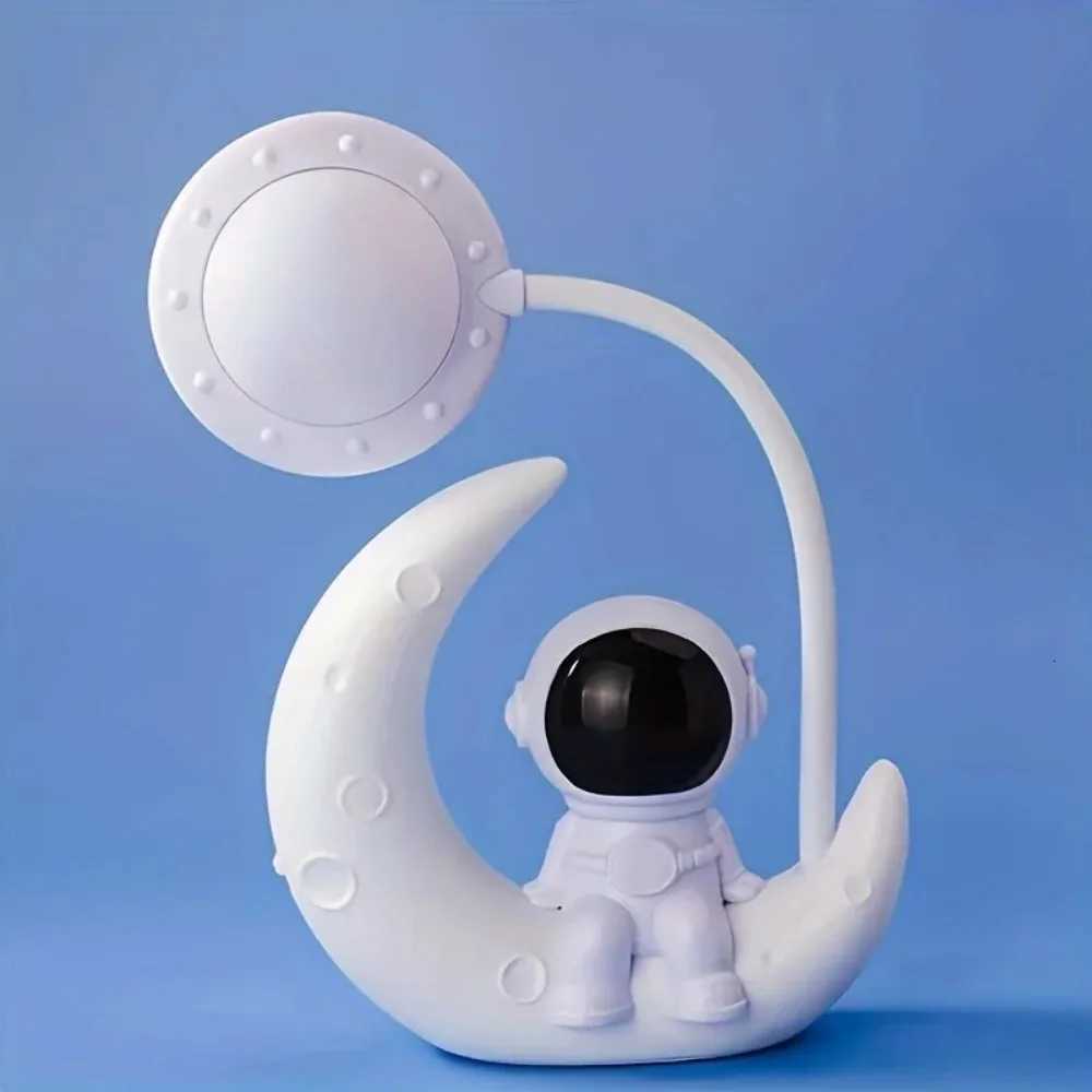 Moon Astronaut Nightlight LED Small Desk Lamp for Bedroom Decoration Christmas Gift M251114