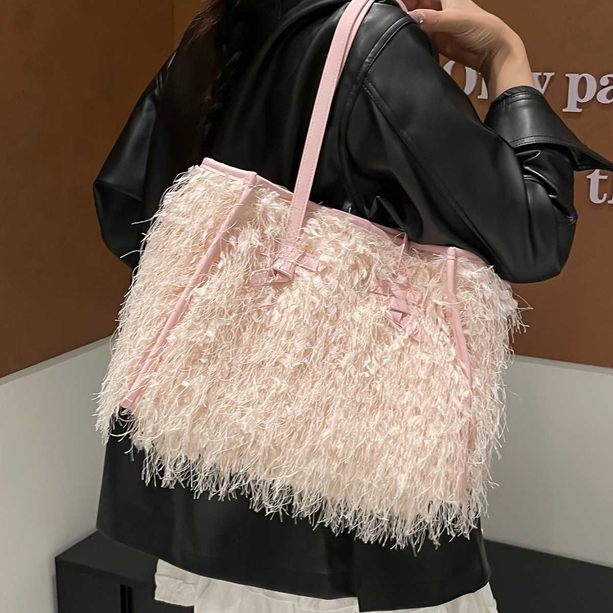 Trendy Tassel Bag for Women Large Capacity Ladies Shoulder Bag Fashionable Commuter Bag Trendy Student Bag Tote Bag H251114