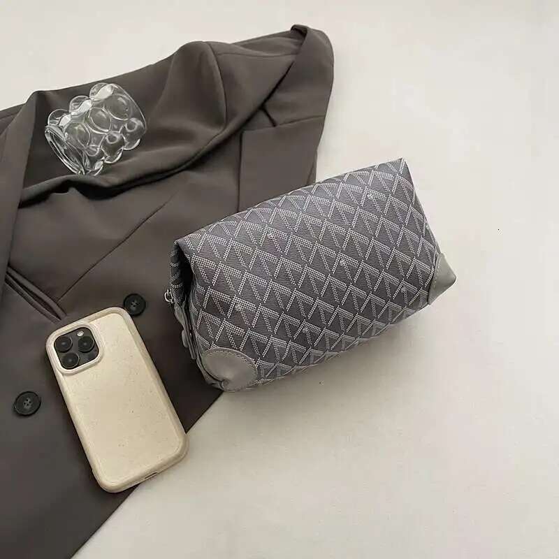 Geometric Printed Fashion Cosmetic Cases PU Leather Travel Makeup Bags High Quality Zipper Casual Storage Toiletry Bag Women