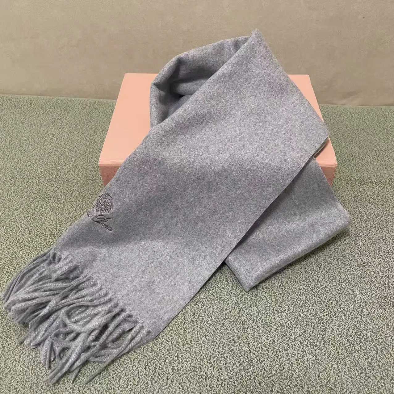 Luxury 2025 New Cashmere Letter Embroidery Comfortable Dopamine Universal Wool Blend Knitted Scarf Autumn and Winter Couple Shawl Scarf Y251114