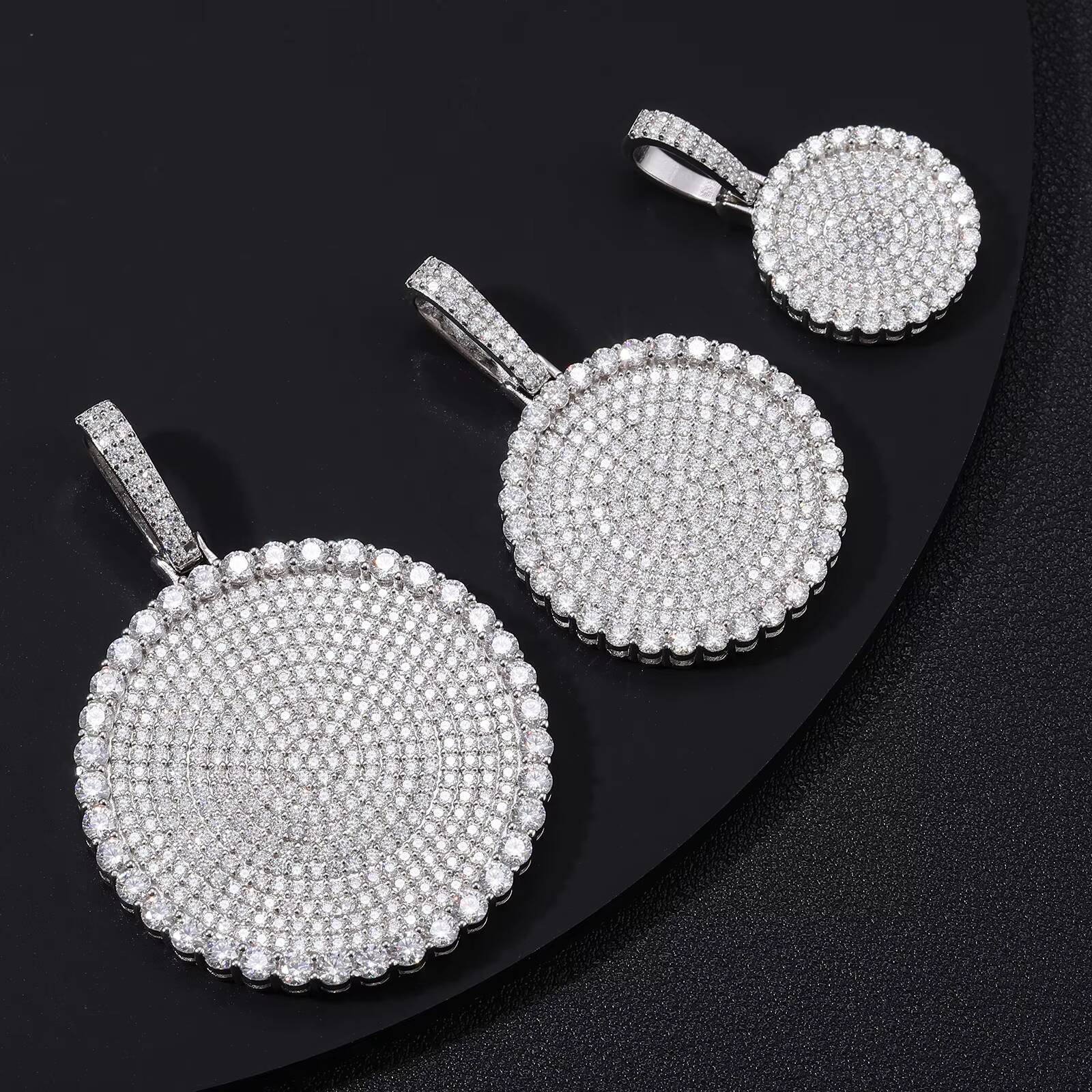 Iced Out Men Bling Tag Charm Pendant Pass Diamond Tester VVS Moissanite Diamond 925 Silver Hip Hop Custom Disc Pendant