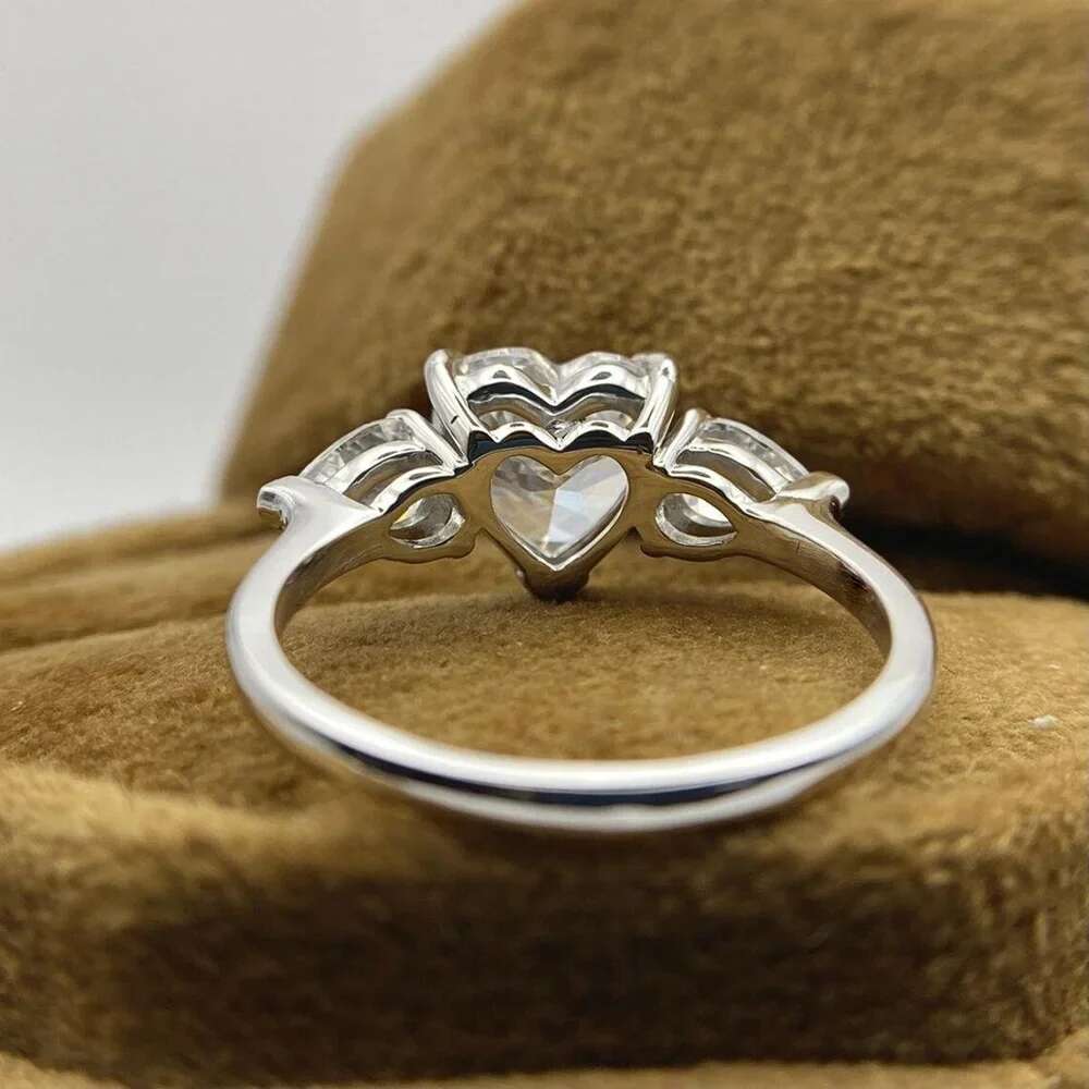 1/2/3/4CT Heart Cut Full Moissanite Engagement Rings with Pear Cut Side Diamond Wedding Ring S925 Silver Fine Jewelry for Women