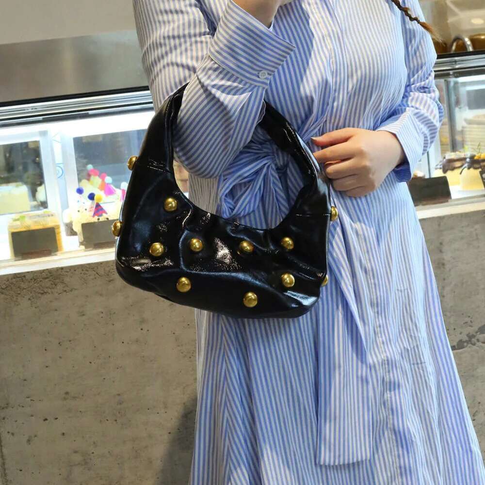 Women PU Rivet Shoulder Trendy Underarm Adjustable Strap Cool Sg Punk Style Satchel Purse Outdoor Travel Bag