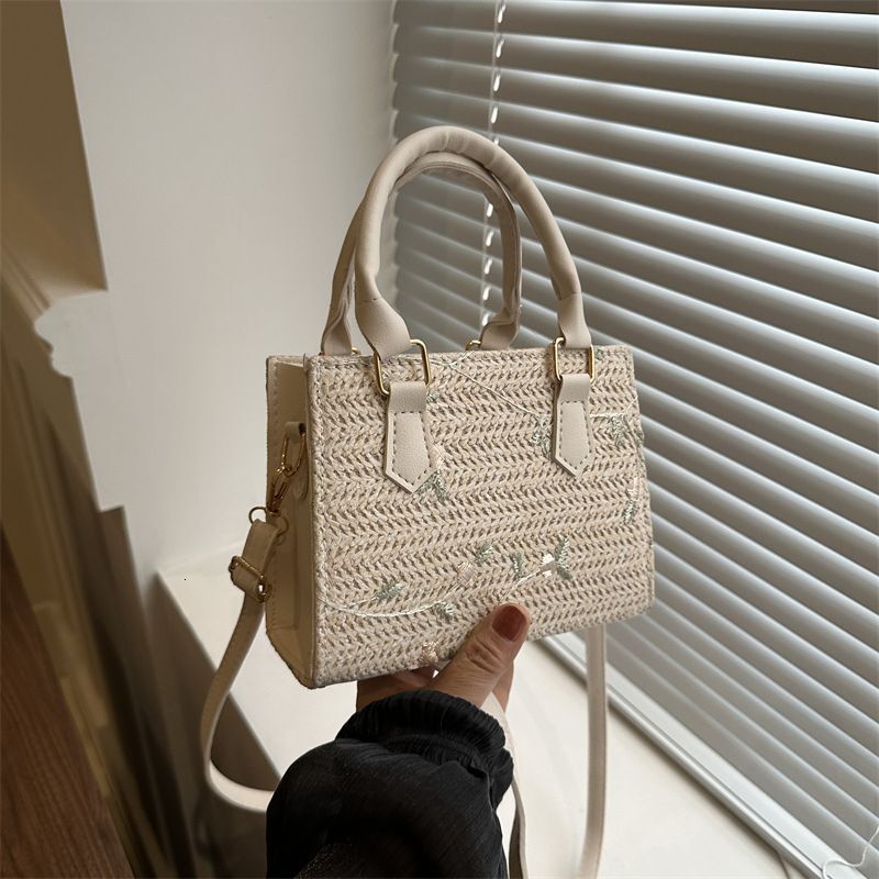 Straw Fashion Handbag Spring New Versatile Ins Shoulder Messenger Texture Simple Small Square Bag Trend