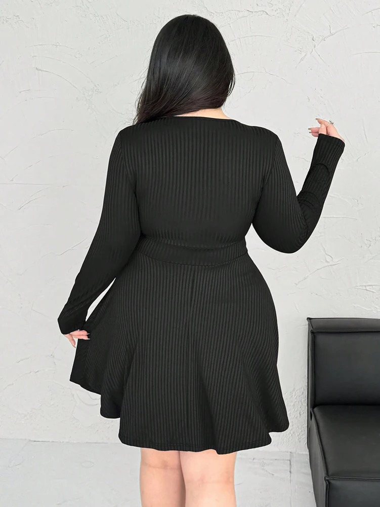 Plus Size 2025 Black Concave Strip U Neck Spoon A Hem Long Sleeve Dress Mini Polyester Material Choice for Summer 250414Z