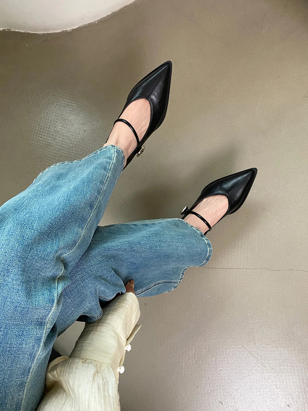 Pointed Toe Women Loafers Black Brown White Casual Mules Shoes Belt Buckle Shallow Slip On Low Flat Heeled Party Pumps Size 40 250410