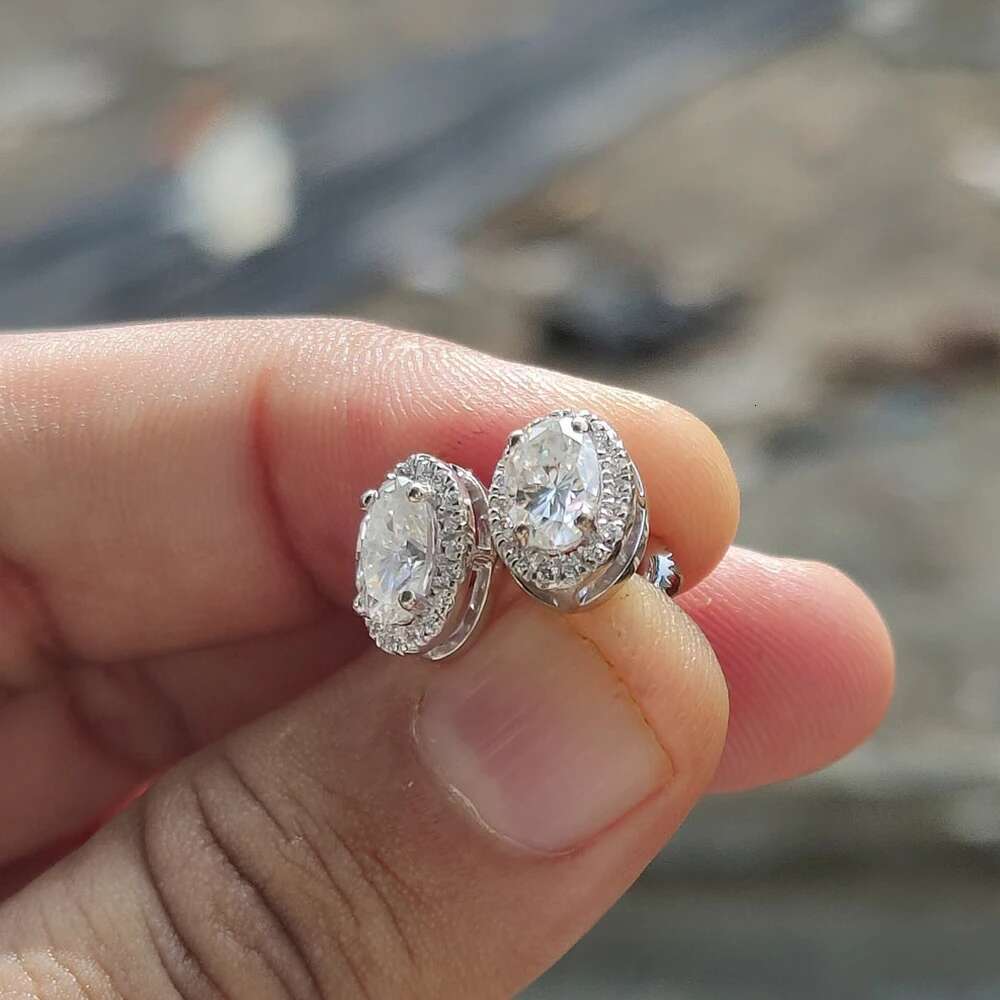 Oval Cut Moissanite Stud Earrings with Certificate 0.5/1Carat D Color Halo Diamond Ear Studs S925 Silver Fine Jewelry for Women
