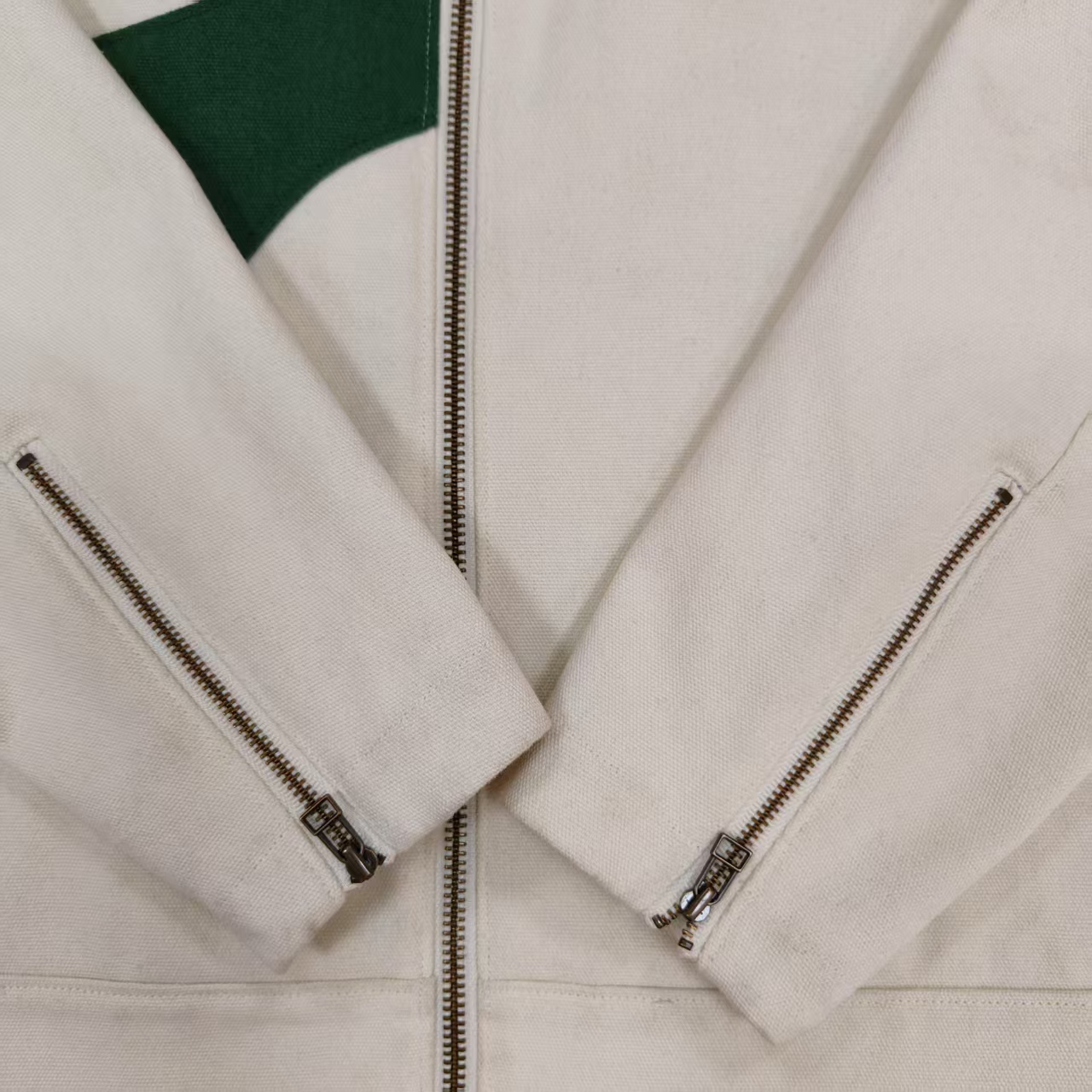 Men's Beige Stand Collar Zipper Wave Cotton Jacket with Multiple pockets Zipper at cuffs for Outdoor Recreation Casual Wearing