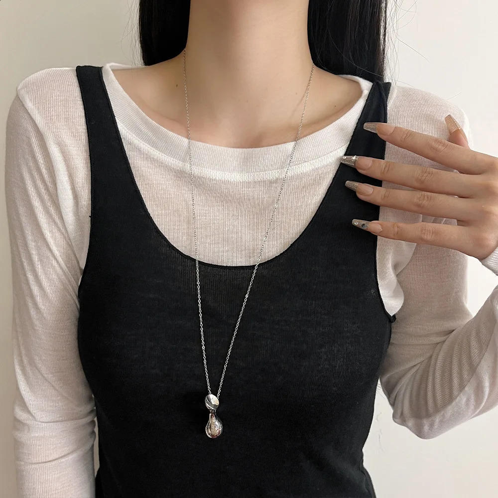 Womens pendant necklace cool style long hair chain womens accessories 250408