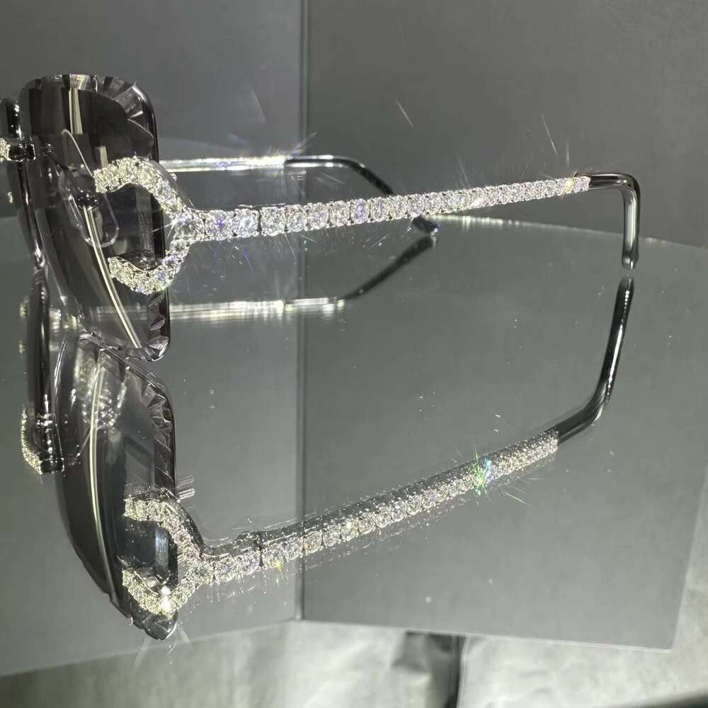 Best Selg Quality, High End, Modern and Popular VVS Moissanite Icedout Y Sunglasses Gradient Blue Dia Glasses