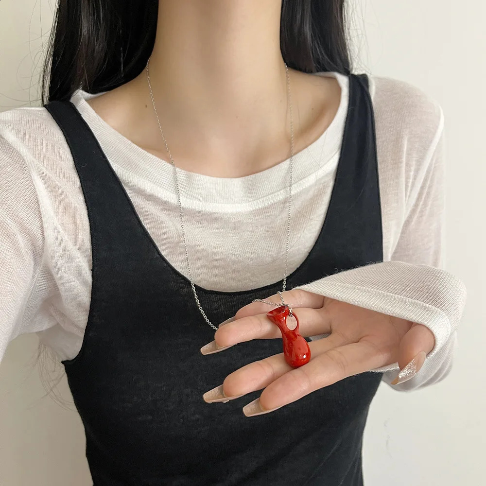 Womens pendant necklace cool style long hair chain womens accessories 250408