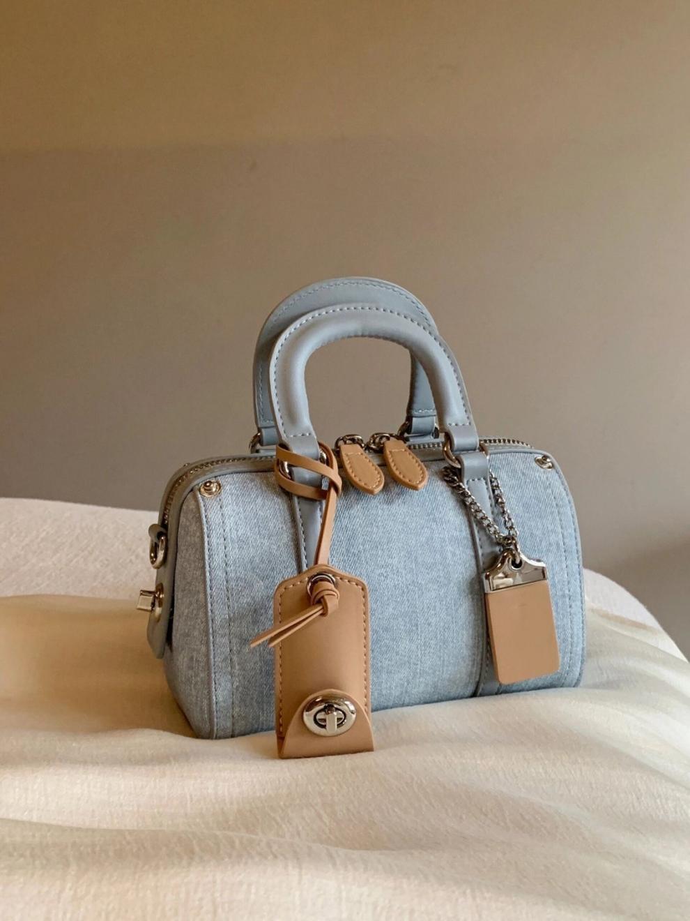 High-value French-style handheld Boston bag for women. New denim single-shoulder cross body bag Popular pillow bag