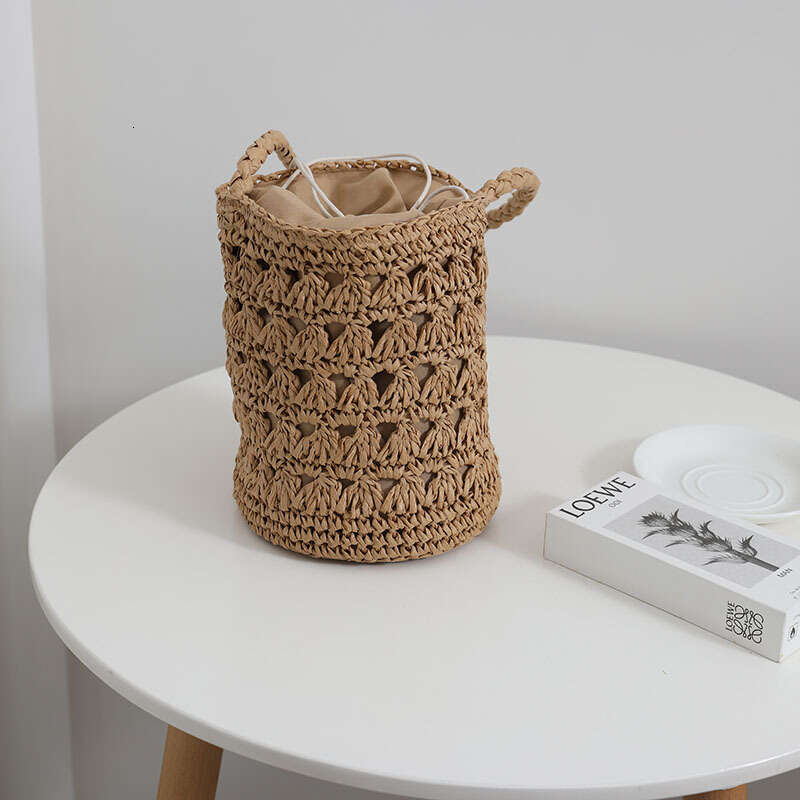 Handmade Beach Bag French One Shoulder New Hollowed Out Bucket Straw Woven Vacation Style Beach Bag, Versatile Women's Bag Kq2