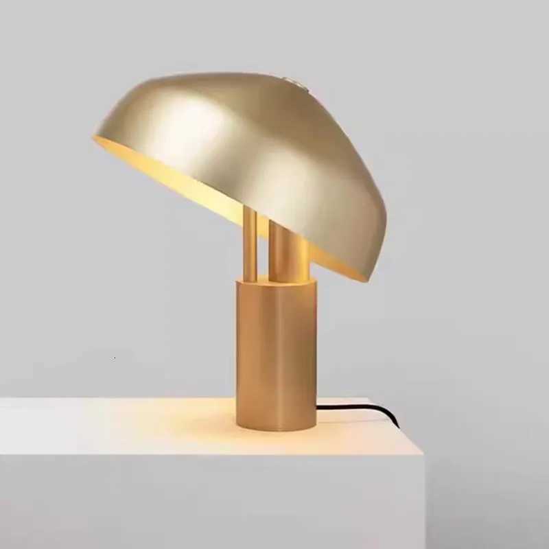 Nordic Luxury Gold Mushroom Desk Lamp Modern Simple Design for Living Room Bedroom Hotel Bedside s M251114