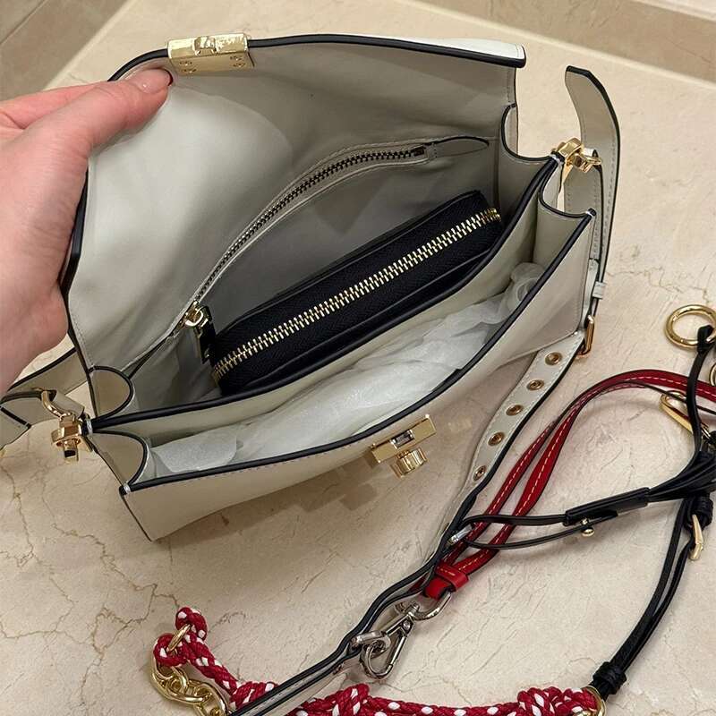 Designer Bag Design Soft Sound Flap Square Messenger Bag For Women 2025 New Genuine Leather Ladies Retro Handbag With Locker Pendant