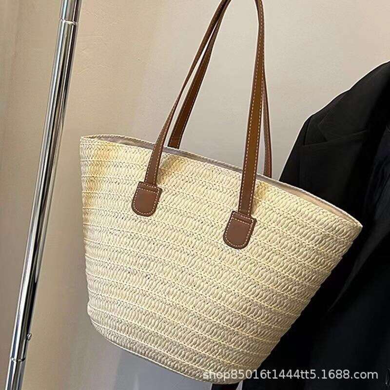 Handmade Beach Bag New Women's One Shoulder Large Capacity Seaside Vacation Style Versatile Commuter Tote Simple Straw Woven Bag Kq2