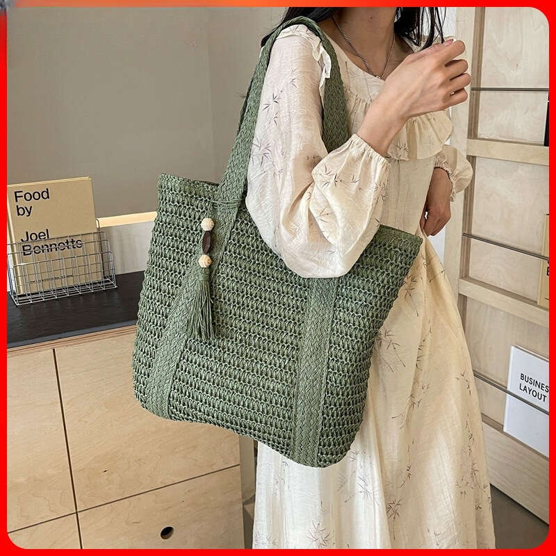 Handmade Beach Bag Women's Simple Large Capacity Lightweight Bucket Beach Trendy Grass Woven New Hand-Held Shoulder Bag Kq2