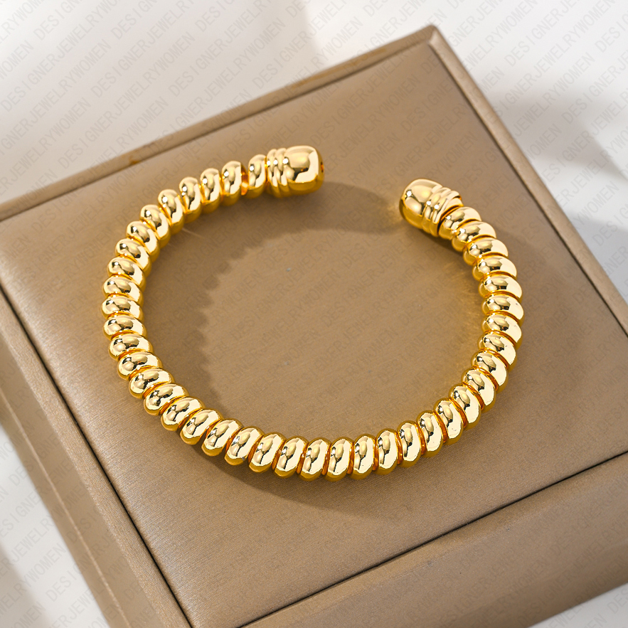 Bracelet Designer Bracelet for Women luxury Bracelets Gold Bangle Open Bangles Luxury Jewlery Designer for Women Elegant Sophisticated Premium Gift