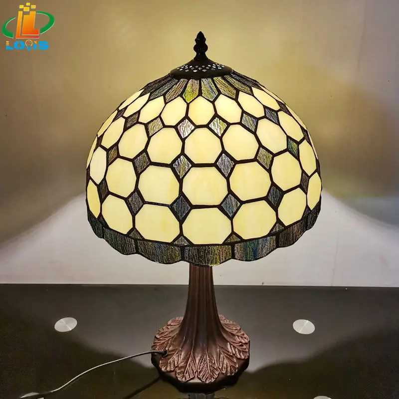 European Style Minimalist Small Square Desk Lamp Tiffany Style Restaurant Bar Antique Decorative Glass Lamp Metal Lamp Holder M251114